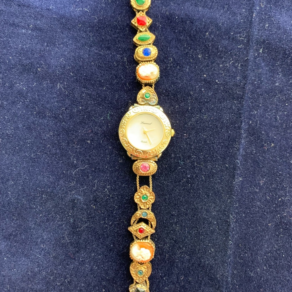 Lucoral Vintage Watch with Multicolor Accents